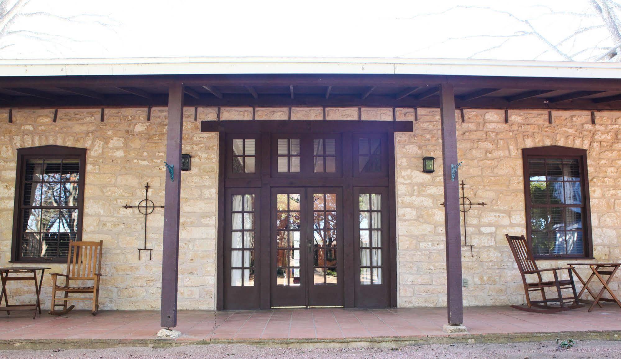 Hoffman Haus Bed & Breakfast Fredericksburg Exterior photo